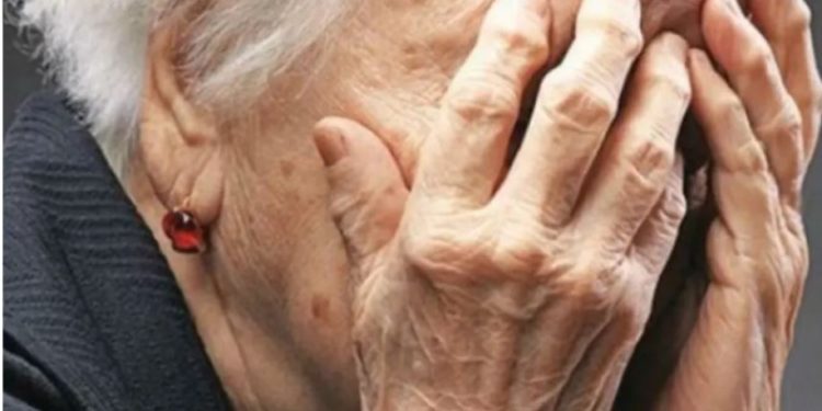 Tentoi të përdhunojë 89-vjeçaren, tetë vite burg për të riun në Greqi