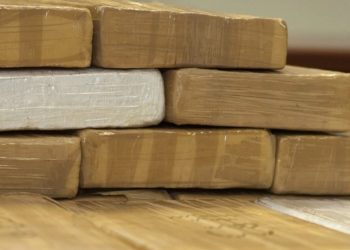 “Shqiptari më futi në kurth”, grekja kapet me 10 kg heroinë në Selanik