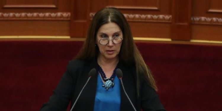 Butrinti në duart e një fondacioni, Kumbaro: E kundërshtojnë vetëm ata që privatizonin pronat brenda qytetit antik!