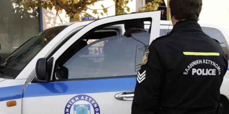 Greqi, babai qëllon djalin me armë