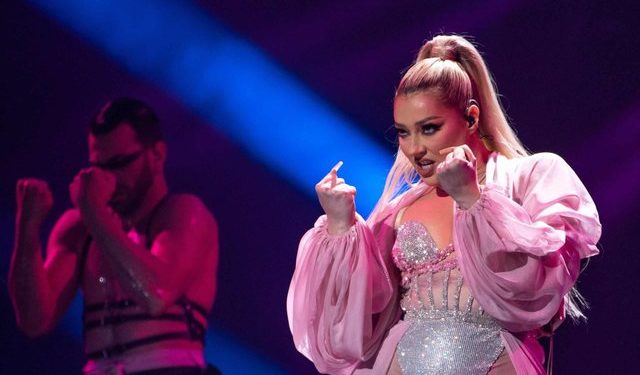 Reagimi i parë i Ronela Hajatit pas dështimit në Eurovision: WTF (Çfarë dreqin)