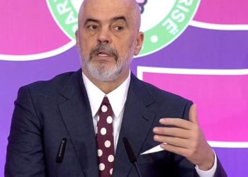 Rama leksione SPAK-ut: Merruni me “non grata-t”, përdorni grepin për të kapur peshkaqenët, jo peshqit e vegjël