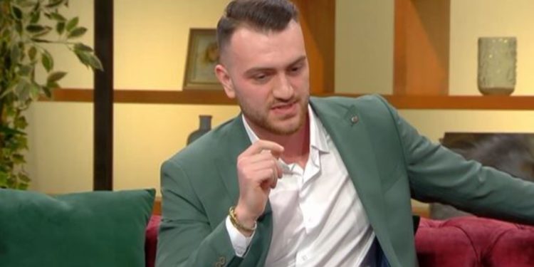 Dikur kamarier, i riu shqiptar tregon si bëri 10 mijë euro në muaj