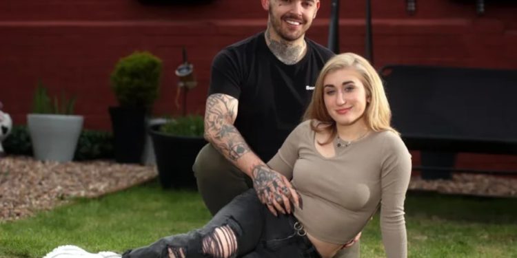 Strehuan refugjaten ukrainase në shtëpi, burri dashurohet me të dhe braktis gruan me 2 fëmijët