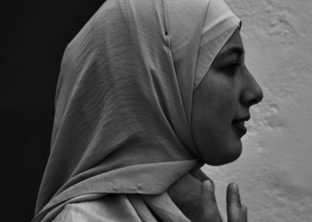 Biseda me një vajzë myslimane që nuk dëgjon muzikë dhe as kërcen se është e papërshtatshme