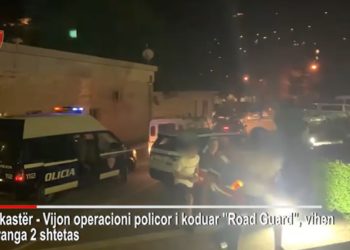 Mbushën makinën me klandestinë, arrestohen dy të rinj te “Ura e Lumit” në Gjirokastër (VIDEO)