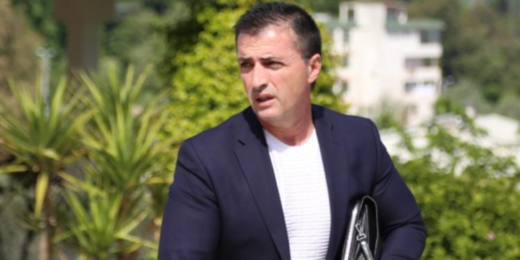 Asambleja e PS, Tërmet Peçi nxiton të takojë komandantin