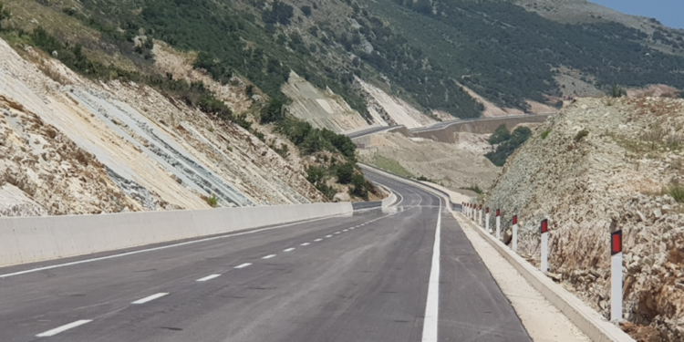 Kardhiq-Delvinë, shiriti gati: Aksi që sjell Sarandën “në pjatë” dhe bën Gjirokastrën me det