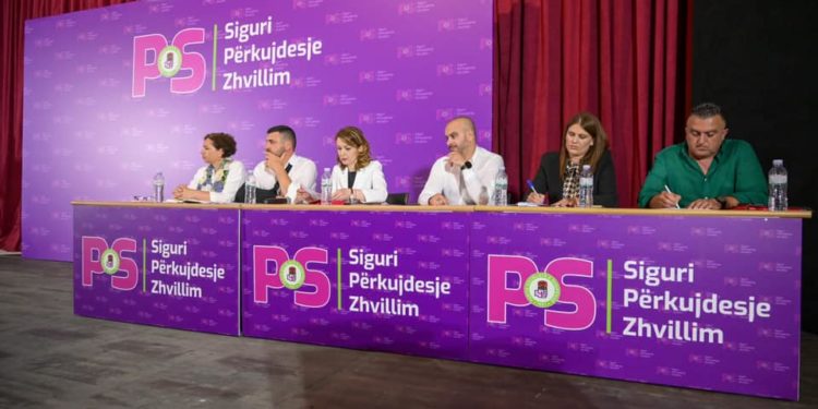 Rama “nxit luftën” mes kandidatëve të PS Gjirokastër (FOTO)