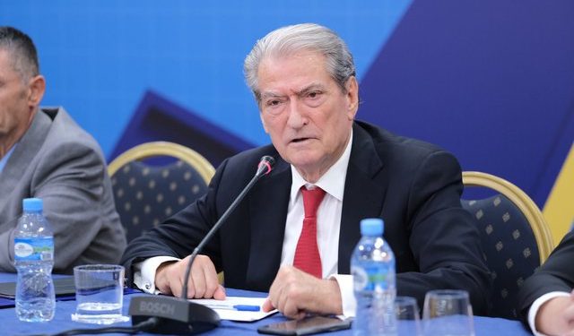 Sali Berisha: Jemi më keq se në vitin 1991, kemi 44 mijë luftëtarë gati për revolta