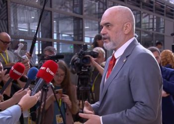 Nervozizmi dinjitoz i Edi Ramës