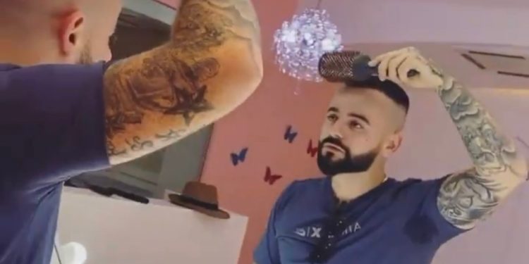 Rrëfimi i babait të Aleksit të Memaliajt: Qëndrova një javë te shtëpia e tij, nuk kam parë asnjë shqetësim. Kur u martova sërish më tha mirë bëre babi…