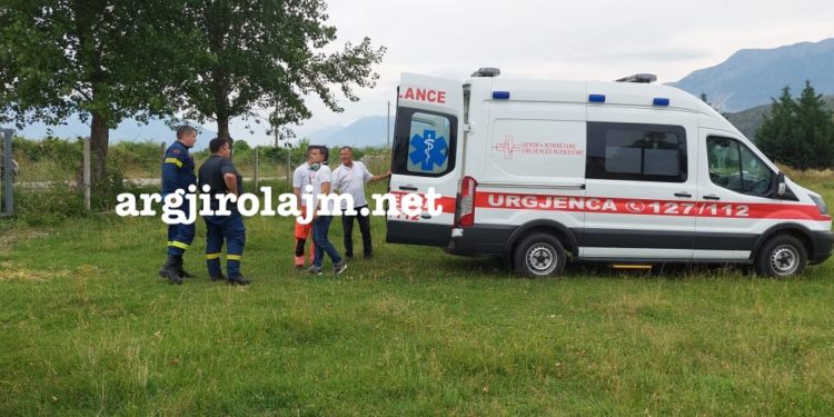 Aksidenti në Gjirokastër, shoferi i kamionit transportohet me helikopter drejt Tiranës në gjendje të rëndë (Emri)