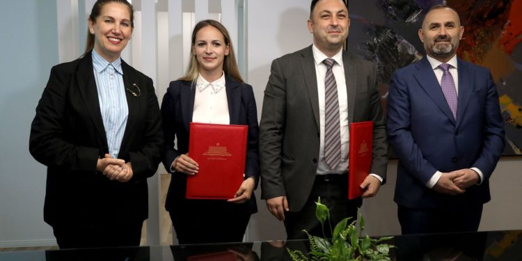 Kumbaro iu gjen punë të dënuarve me shërbim prove: Te Agjencia e Bregdetit dhe Zonave të Mbrojtura