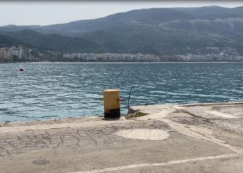 Mbytet një person në portin e Vlorës