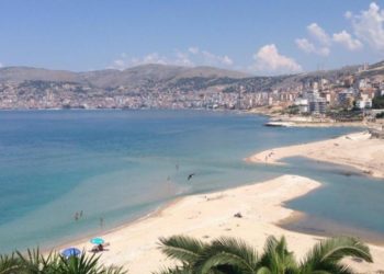 sarande, turiste, angleze, polica, zhytje