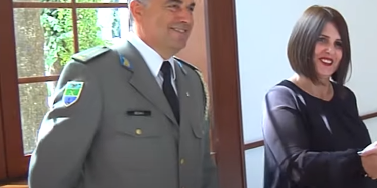 Presidenti i ri dhëndër në Tepelenë, njihuni me Zonjën e Parë