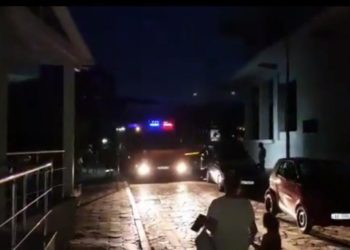 Zjarr në kabinën elektrike, zona historike e Vlorës në errësirë (VIDEO)