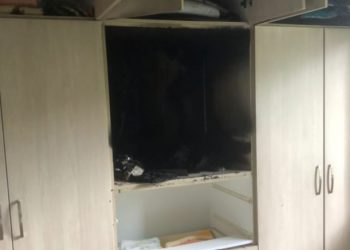 E tmerrshme/ Shihni çfarë ka bërë rrufeja në këtë banesë në Sarandë (FOTO)