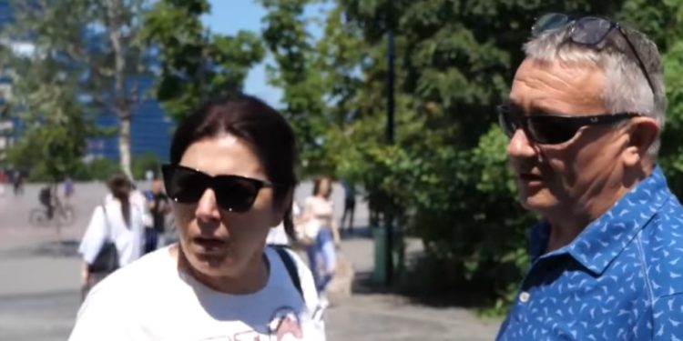 Çifti i kthyer nga Amerika: Këtu në Shqipëri jo vetëm jetohet, por bëhet dhe qejf. Njerëzit këtu i ke në kafe gjithë ditën (VIDEO)