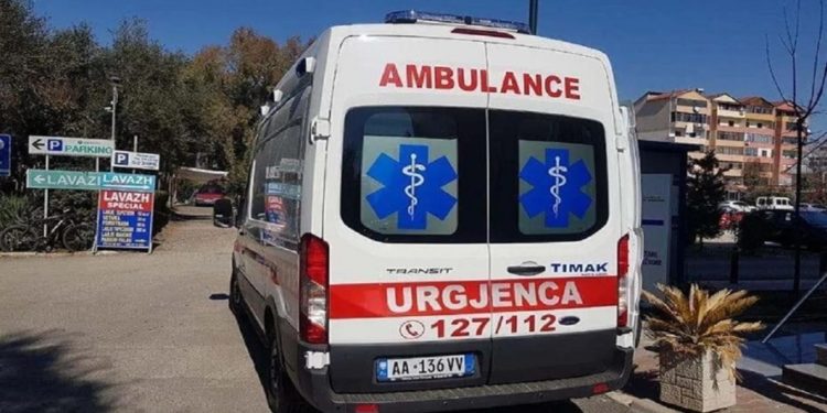 Aksident në Konispol, plagoset 22-vjeçari