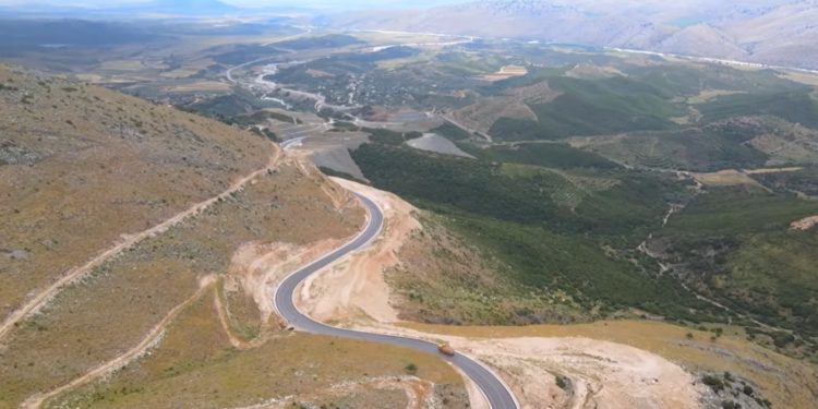 Të shtunën hapet rruga Kardhiq-Delvinë, Kumbaro: Tani Gjirokastra edhe detin e ka 20 minuta larg (VIDEO)