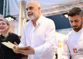 Nikoll Lesi: Me këtë plakun gërdallë që ka përballë, Rama do iki nga pushteti vetëm kur ta marrë Zoti