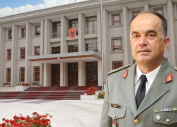 Me karrierë të gjatë në ushtri, kush është Bajram Begaj, kandidati për President i Shqipërisë