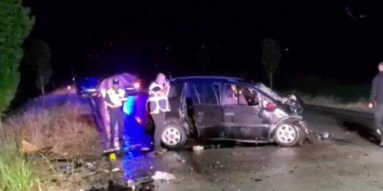 Iu mori jetën 3 personave në rrugën Levan-Tepelenë, arrestohet shoferi i “Opel”