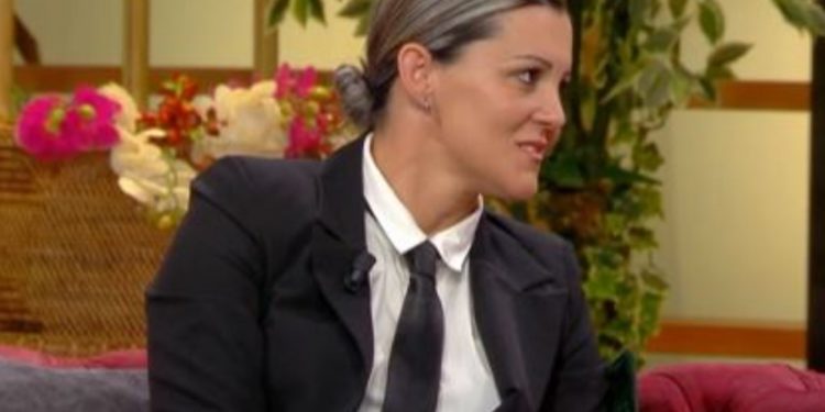 “Babi më tha ik o dreq, ndërsa shefi kërkoi të ‘zbukurohesha”, flet vajza që theu barrierat dhe hyri në ushtri