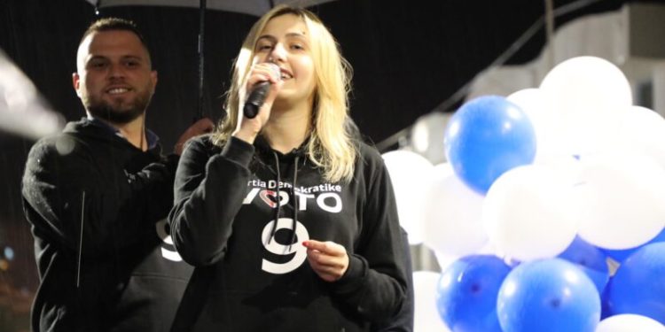 Uji i Syrit të Kaltër/ Grekët fusin “sherr” në PD, Dine-Zhupës: I hidhni hi syve njerëzve, ejani në Sarandë e mos bëni fresk nga lokalet e Bllokut