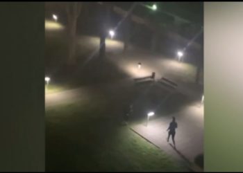 Shihni se si 4 “skifterat” shqiptarë vjedhin shtëpinë në Milano (VIDEO)