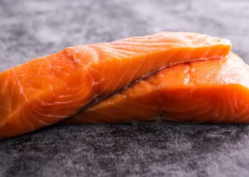 Nëse konsumoni shumë peshk, rrezikoheni të prekeni nga kjo sëmundje e rëndë