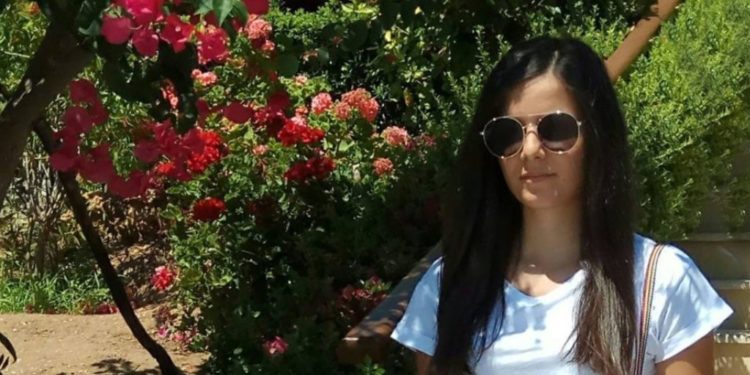 Shpresë për gjetjen e vajzës shqiptare në Greqi, letra misterioze dhe thirrja mes lotëve e babait (VIDEO)