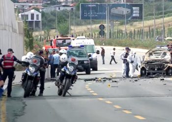 “Aleksandri i ka kërkuar vetëm ujë. Personi që e ka shoqëruar është gjetur duke qarë në derën e spitalit”, çfarë zbulon gazetarja nga atentati që iu bë Aleksit të Memaliajt (VIDEO)