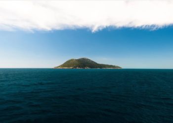 Ishulli Sazanit, pas pak muajsh!