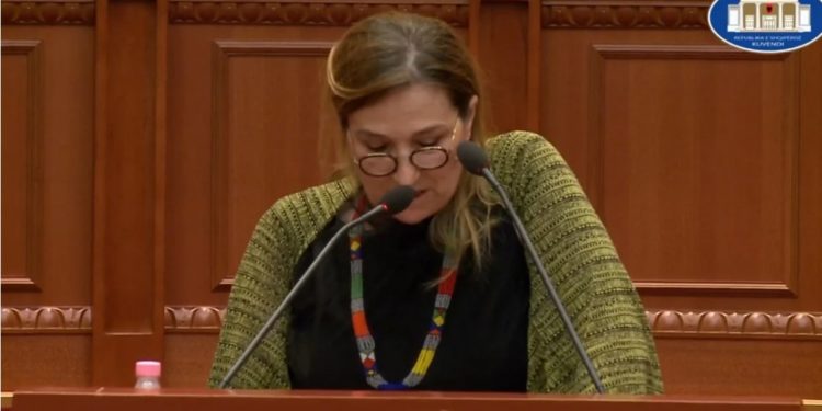 Deputetja e PD: Ky shtet bie era seks!