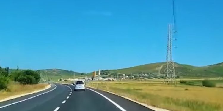 Çlirohet trafiku drejt Dhërmiut, Bypassi Vlorës hapet përfundimisht më 9 korrik (VIDEO)