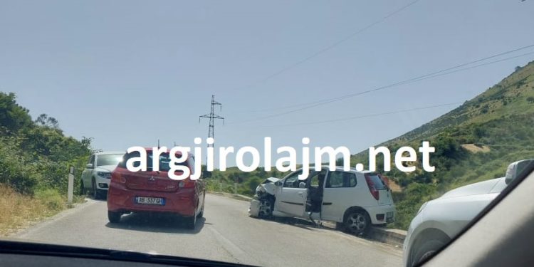 Aksident në Muzinë, 4 të plagosur mbërrijnë në spitalin e Gjirokastrës (FOTO)