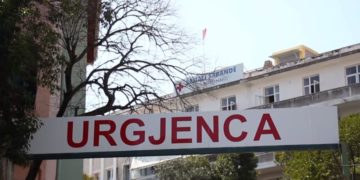 E rëndë në Sarandë/ E moshuara bie nga ballkoni, humb jetën (Emri)