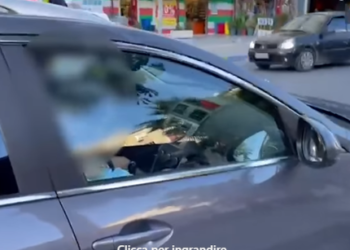 Rregullat e reja për uljen e fëmijëve në makinë, gjobat që rrezikoni të merrni