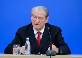 Sali Berishës i shtohet një kusur tjetër, edhe Britania e Madhe e shpall “non grata”