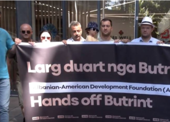 Butrinti me koncension, aktivistët protestë te zyrat e AADF