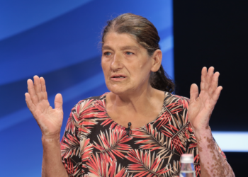 Flet ‘milionerja’ e pastrehë e inceneratorëve: Jam socialiste, por këta na bënë gropën!