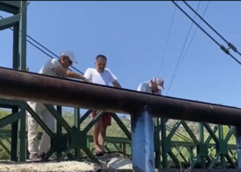 Sarandë/Fermerët dalin në protestë, shkak mungesa e urës për transportin e misrit