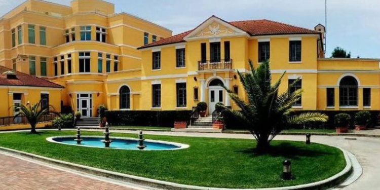 Samiti Botëror i Iranit të Lirë, Ambasada e SHBA-së ngre alarmin: Ka informacione për një kërcënim të mundshëm