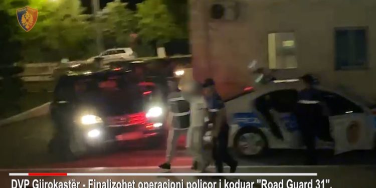 Po transportonin emigrantë të paligjshëm, arreston 2 shtetas në Gjirokastër