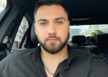 “Erdhi te dera duke qarë rëndshëm”/ Ish-konkurrenti i Për’puthen publikon videon e papritur, kush është “mysafiri” që e vizitoi në mesnatë