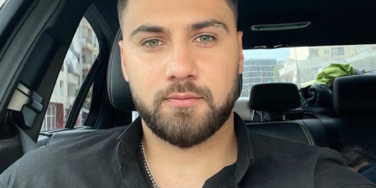 “Erdhi te dera duke qarë rëndshëm”/ Ish-konkurrenti i Për’puthen publikon videon e papritur, kush është “mysafiri” që e vizitoi në mesnatë