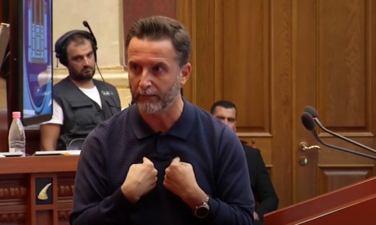 Braçe i “përvishet” ministres së Bujqësisë: Nuk dal të kërkoj vota pa fytyrë